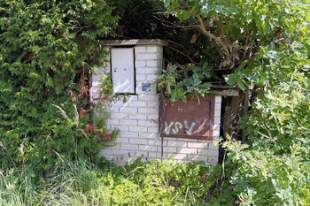 Přípojkový pilíř pro elektřinu a plyn - Prodej pozemku 3045 m², Mírová