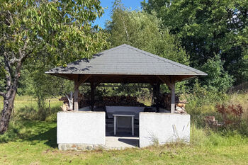 Zahradní pergola - altán - Prodej pozemku 3045 m², Mírová