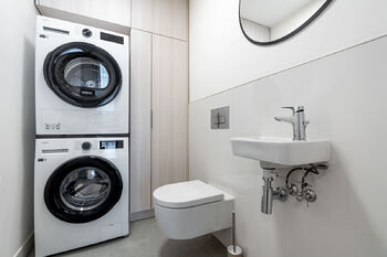 WC - Pronájem bytu 3+kk v osobním vlastnictví 97 m², Praha 5 - Smíchov