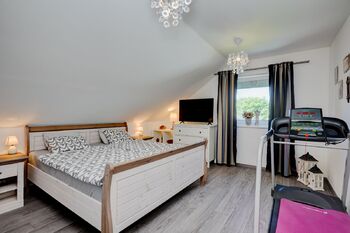 Ložnice 2.NP - Prodej domu 117 m², Hvozdec