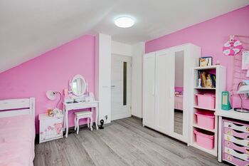 Pokoj 2.NP - Prodej domu 117 m², Hvozdec