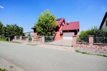 Čelní pohled na dům 5+kk - Prodej domu 117 m², Hvozdec 
