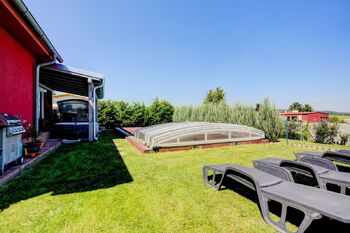 Zahrada za domem - Prodej domu 117 m², Hvozdec