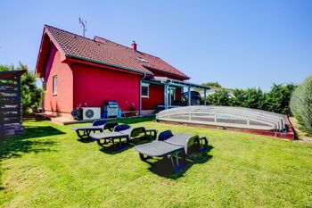 Zahrada za domem - Prodej domu 117 m², Hvozdec