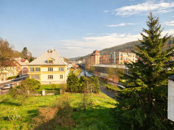 Prodej nájemního (činžovního) domu 1800 m², Kraslice