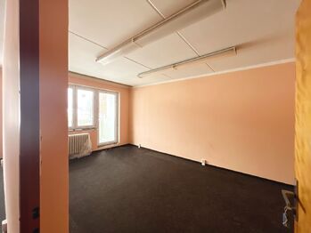 Prodej nájemního (činžovního) domu 1800 m², Kraslice