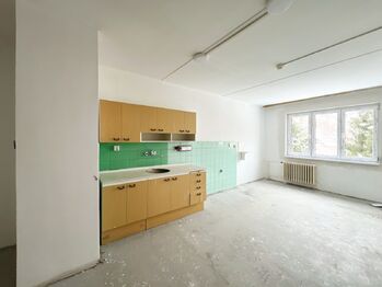 Prodej nájemního (činžovního) domu 1800 m², Kraslice