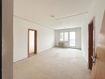 Prodej nájemního (činžovního) domu 1800 m², Kraslice