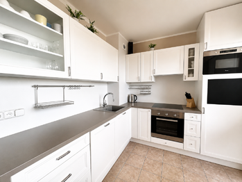 Prodej bytu 3+1 v osobním vlastnictví 66 m², Praha 9 - Střížkov