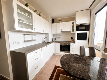 Prodej bytu 3+1 v osobním vlastnictví 66 m², Praha 9 - Střížkov
