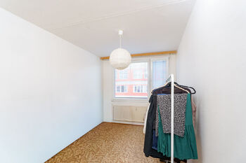 Prodej bytu 3+1 v osobním vlastnictví 74 m², Praha 4 - Kunratice