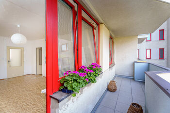 Prodej bytu 3+1 v osobním vlastnictví 74 m², Praha 4 - Kunratice