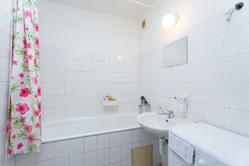 Prodej bytu 3+1 v osobním vlastnictví 74 m², Praha 4 - Kunratice