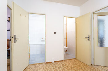 Prodej bytu 3+1 v osobním vlastnictví 74 m², Praha 4 - Kunratice