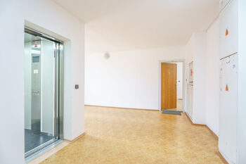 Prodej bytu 3+1 v osobním vlastnictví 74 m², Praha 4 - Kunratice