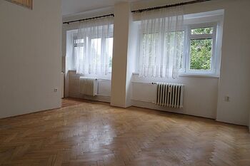 Prodej bytu 1+kk v osobním vlastnictví 30 m², Hradec Králové