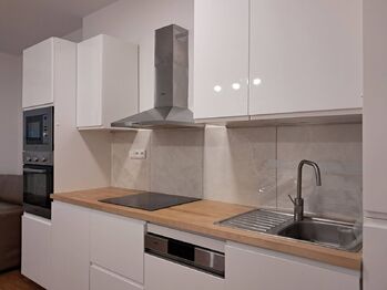 Prodej bytu 3+kk v osobním vlastnictví 60 m², Praha 6 - Dejvice