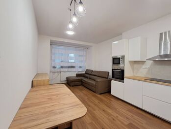 Prodej bytu 3+kk v osobním vlastnictví 60 m², Praha 6 - Dejvice