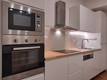 Prodej bytu 3+kk v osobním vlastnictví 60 m², Praha 6 - Dejvice