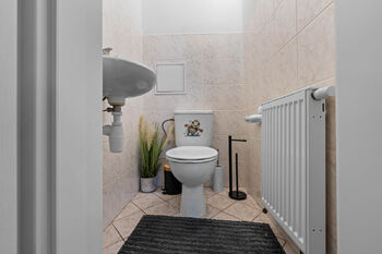 toaleta - Prodej bytu 2+kk v osobním vlastnictví 58 m², Dolní Břežany