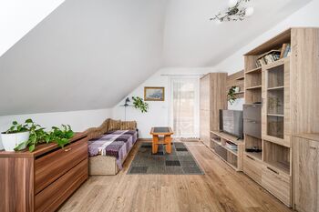 pokoj 2.NP - Prodej domu 126 m², Jílovice
