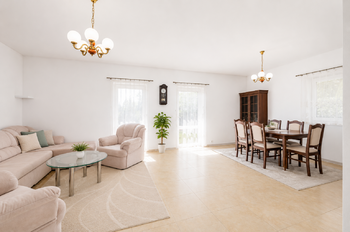 obývací pokoj s jídelnou - Prodej domu 126 m², Jílovice
