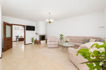 obývací pokoj s jídelnou - Prodej domu 126 m², Jílovice