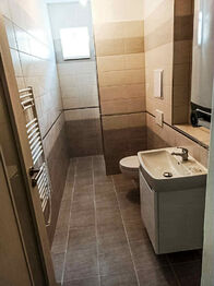 Koupelna - Pronájem bytu 2+kk v osobním vlastnictví 52 m², Český Krumlov
