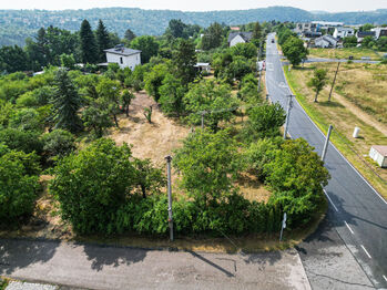 Prodej pozemku 808 m², Husinec