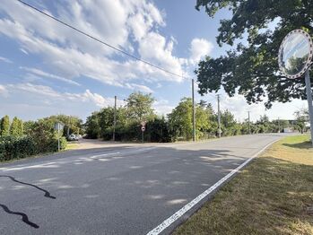 Prodej pozemku 808 m², Husinec