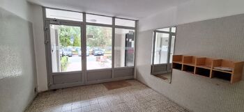 Vstup do budovy - Prodej bytu 3+1 v osobním vlastnictví 74 m², Brno
