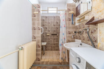 Koupelna - Prodej domu 100 m², Kněžmost