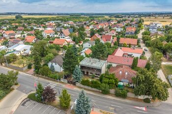 Dron - čelní pohled - Prodej domu 189 m², Praha 4 - Šeberov