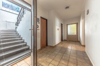 Chodba - přízemí - Prodej domu 189 m², Praha 4 - Šeberov