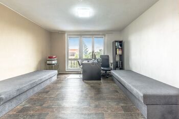 1. patro - pokoj/pracovna - Prodej domu 189 m², Praha 4 - Šeberov