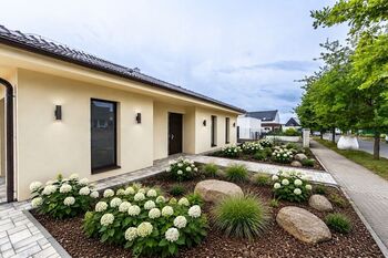 Předzahrádka s vstup do domu - vizualizace možné úpravy ... - Prodej domu 195 m², Vysoký Újezd