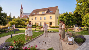Prodej pozemku 4121 m², Ořechov