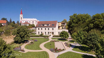 Prodej pozemku 4121 m², Ořechov
