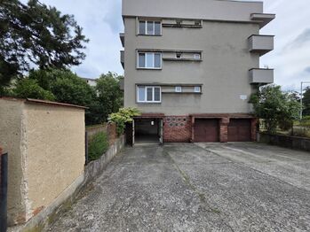 Pronájem garáže 211 m², Olomouc