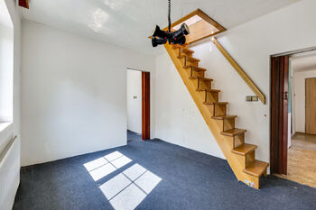 Prodej domu 110 m², Šestajovice