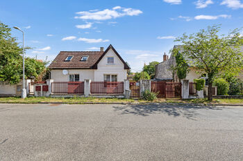 Prodej domu 110 m², Šestajovice
