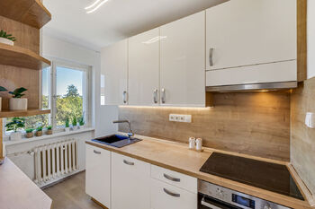 Prodej bytu 3+1 v osobním vlastnictví 64 m², Praha 9 - Horní Počernice