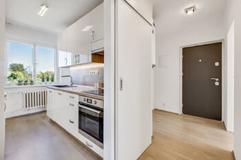 Prodej bytu 3+1 v osobním vlastnictví 64 m², Praha 9 - Horní Počernice