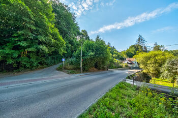 Přilehlá silnice - Prodej pozemku 600 m², Jílové u Prahy