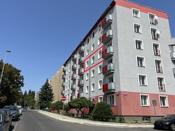 Dům - Pronájem bytu 2+1 v osobním vlastnictví 52 m², Praha 10 - Vinohrady
