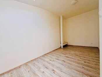 Pokoj v patře - Pronájem bytu 2+1 v osobním vlastnictví 41 m², Vyškov