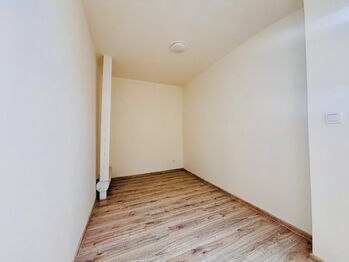 Pokoj v patře - Pronájem bytu 2+1 v osobním vlastnictví 41 m², Vyškov