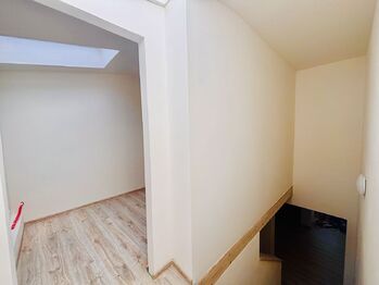 Pokoj v patře - Pronájem bytu 2+1 v osobním vlastnictví 41 m², Vyškov
