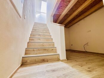 Pohled na schody - Pronájem bytu 2+1 v osobním vlastnictví 41 m², Vyškov