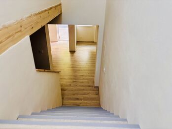 Pohled do obývacího pokoje - Pronájem bytu 2+1 v osobním vlastnictví 41 m², Vyškov